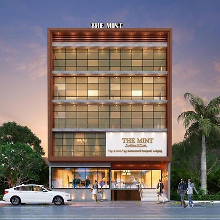 Hotel The Mint Nānded Exterior foto